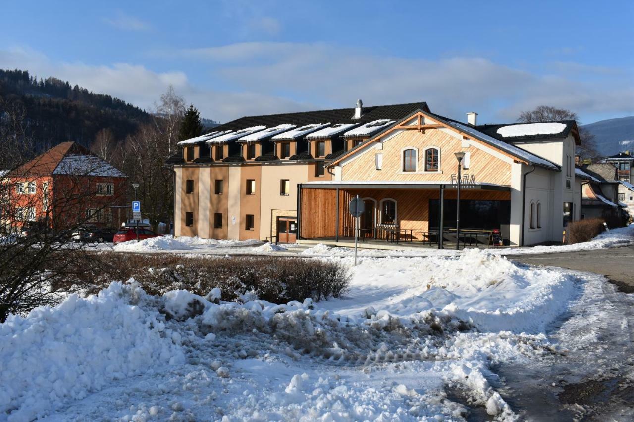 Apartma Fara Loučná nad Desnou Esterno foto