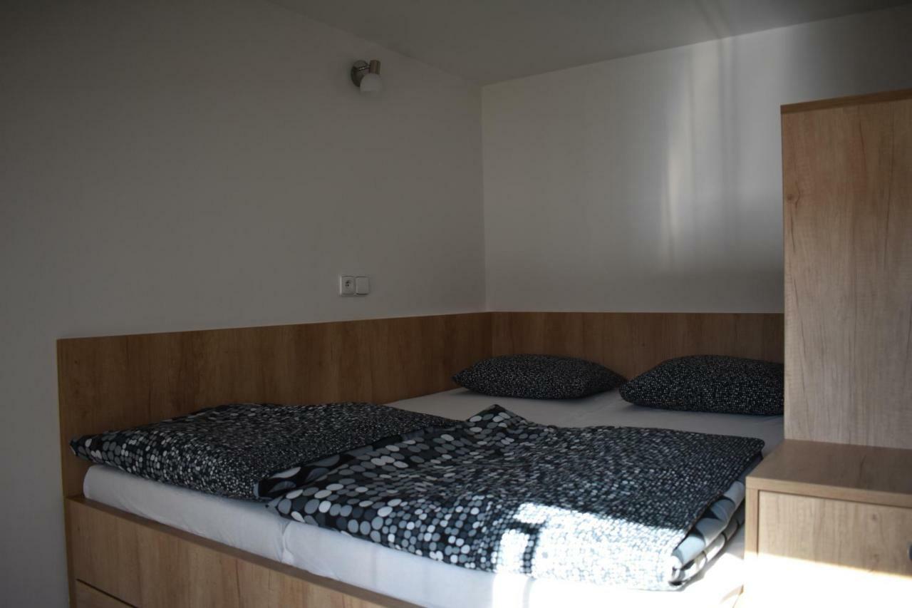 Apartma Fara Loučná nad Desnou Esterno foto