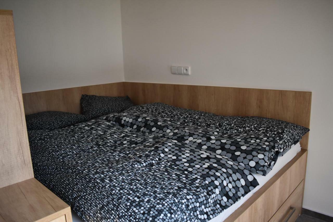 Apartma Fara Loučná nad Desnou Esterno foto